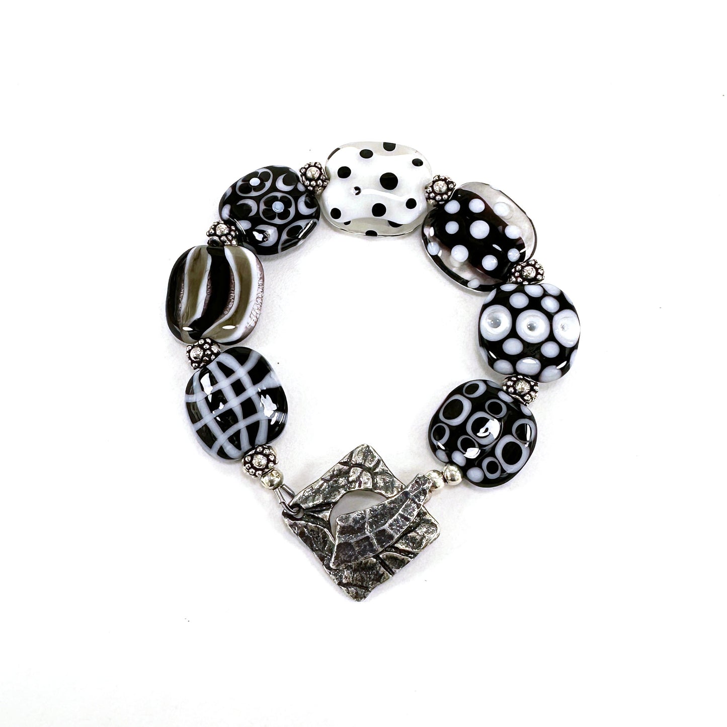 Black and White Glass Bead Bracelet