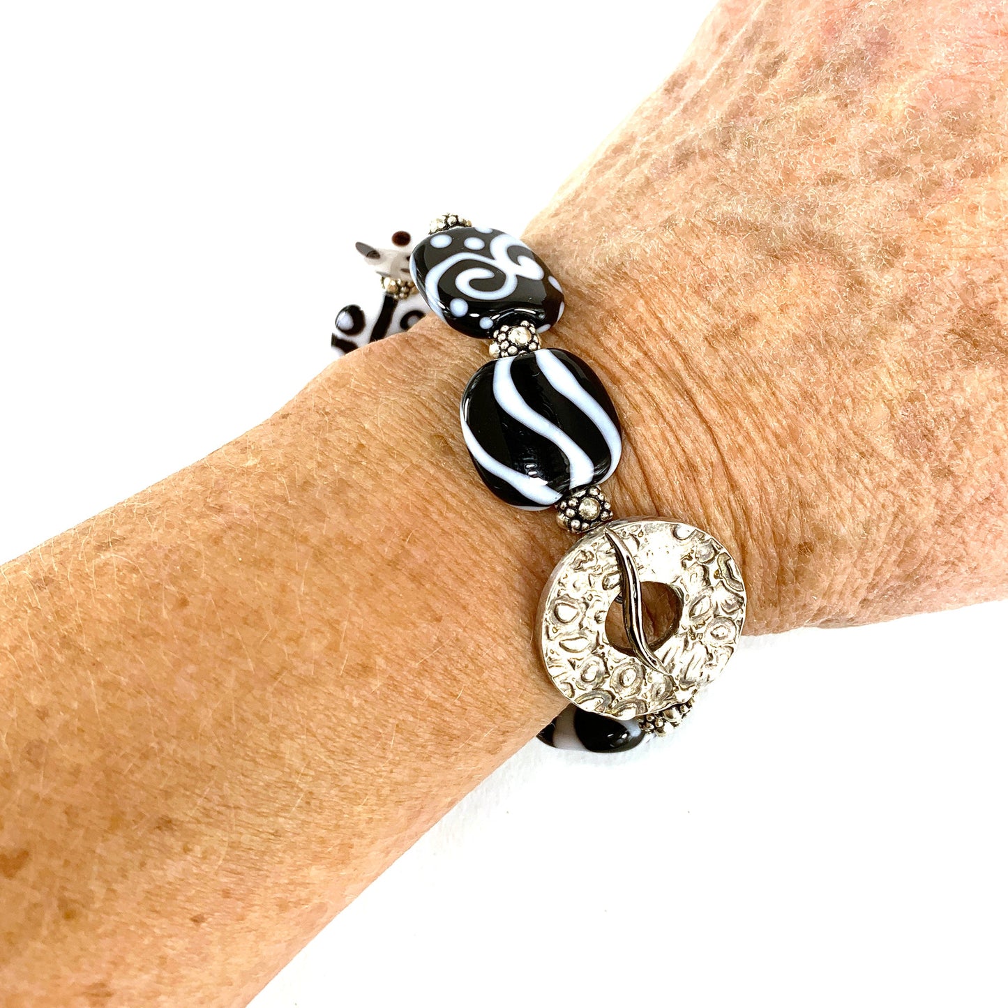 Black and White Glass Bead Bracelet - The Glass Acorn